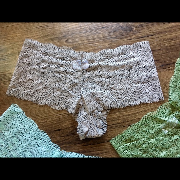 Set of 4 Lacey Panties - Picture 5 of 6